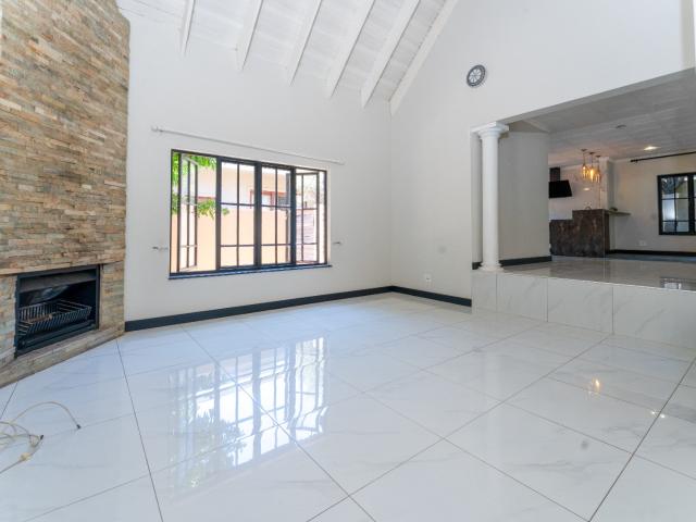 4 Bedroom House For Sale in Fourways