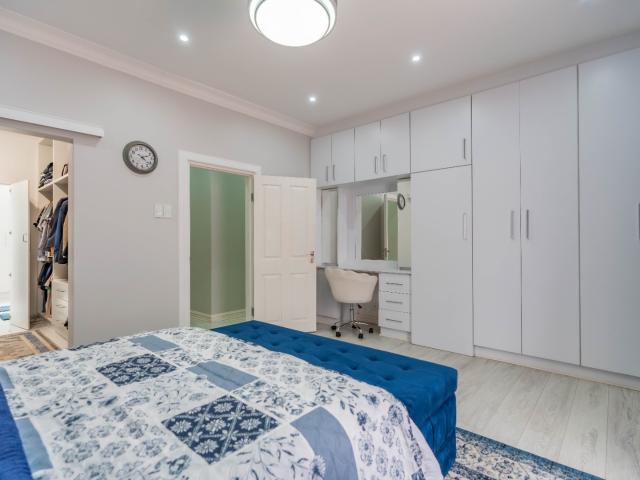 4 Bedroom House For Sale in Forest Hills