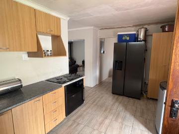 4 Bedroom House For Sale in Fauna