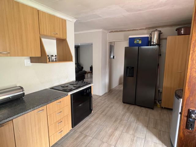 4 Bedroom House For Sale in Fauna
