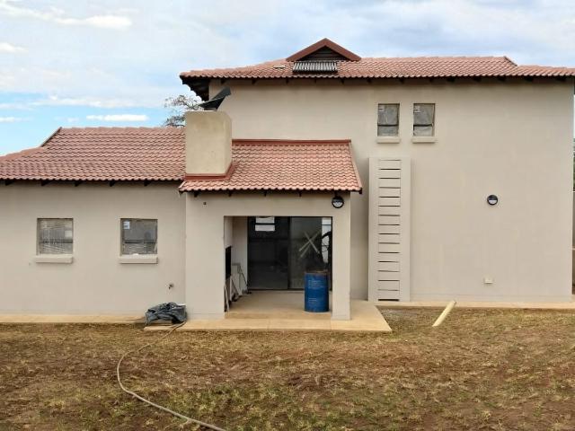 4 Bedroom House For Sale in Fauna Park