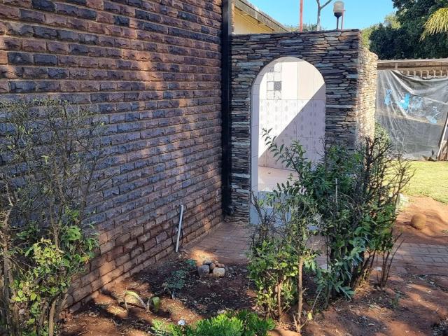 4 Bedroom House For Sale in Fauna Park