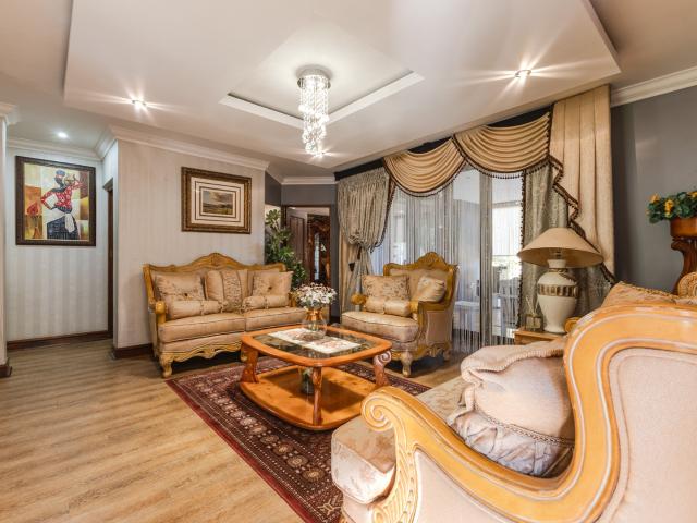 4 Bedroom House For Sale in Faerie Glen