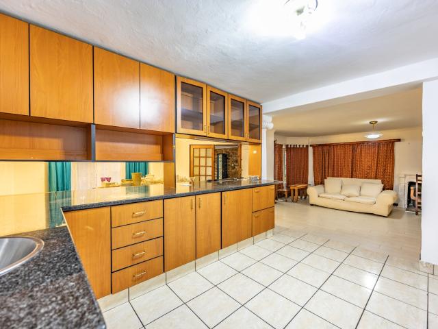 4 Bedroom House For Sale in Faerie Glen