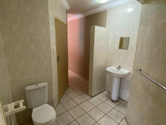 4 Bedroom House For Sale in Faerie Glen