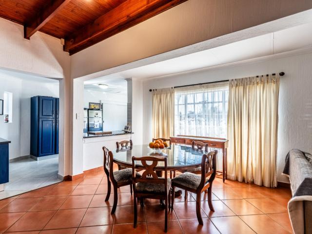 4 Bedroom House For Sale in Faerie Glen