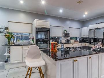4 Bedroom House For Sale in Fairland