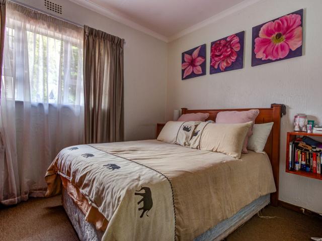 4 Bedroom House For Sale in Farrarmere
