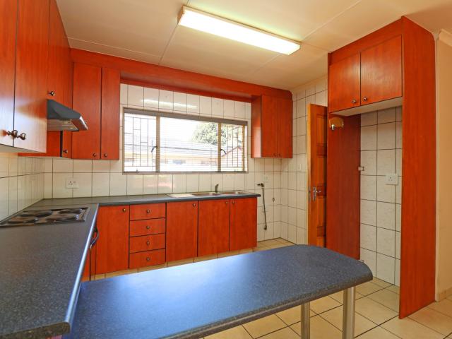 4 Bedroom House For Sale in Farrarmere