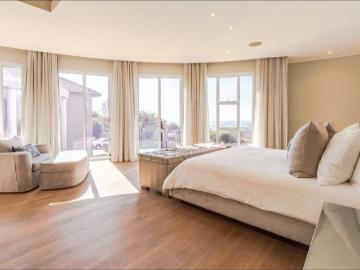 4 Bedroom House For Sale in Featherbrooke Estate