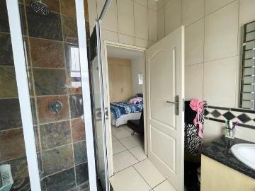 4 Bedroom House For Sale in Ferndale