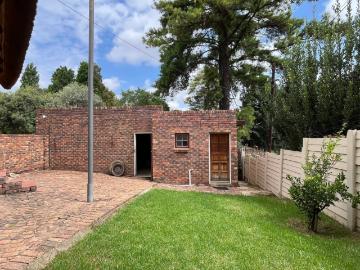 4 Bedroom House For Sale in Ferndale