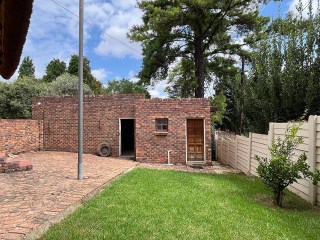 4 Bedroom House For Sale in Ferndale