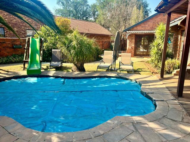 4 Bedroom House For Sale in Ferryvale