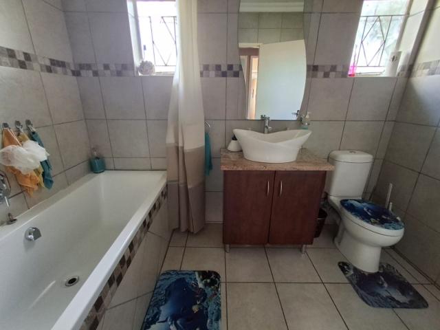 4 Bedroom House For Sale in Ferryvale