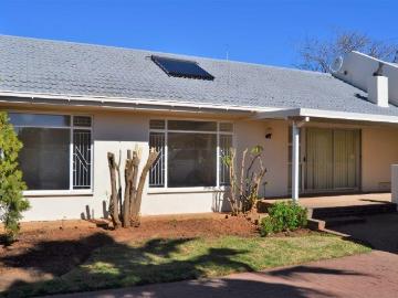 House for sale in Bloemfontein - Parking