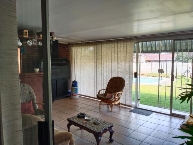 4 Bedroom House For Sale in Fichardt Park
