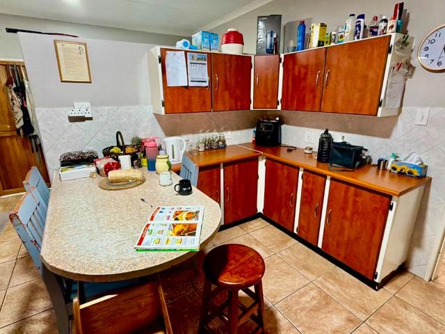 4 Bedroom House For Sale in Flamwood