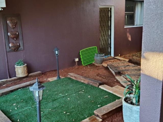 4 Bedroom House For Sale in Flamwood