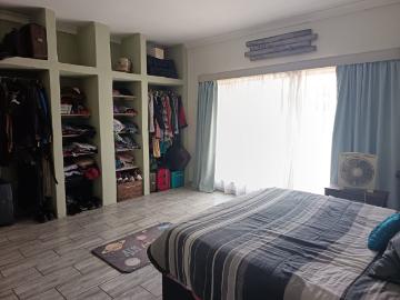 4 Bedroom House For Sale in Flamwood