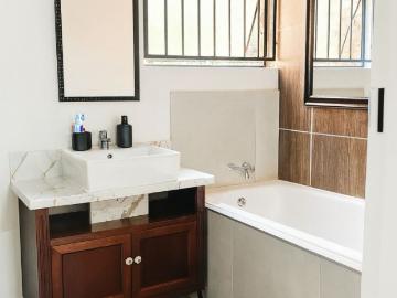 4 Bedroom House For Sale in Florauna