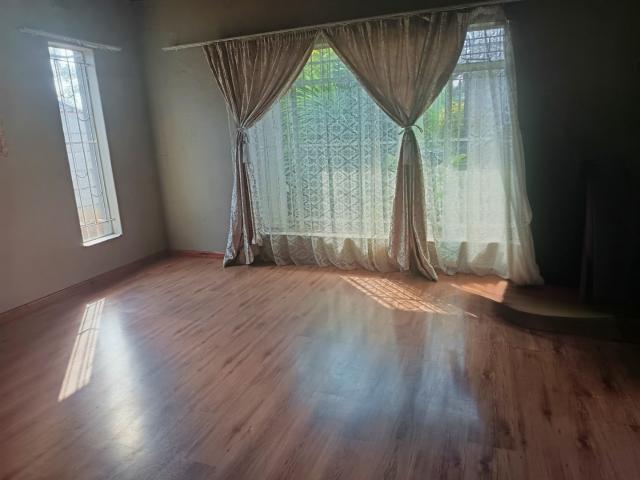 4 Bedroom House For Sale in Flora Gardens