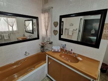 4 Bedroom House For Sale in Flora Gardens
