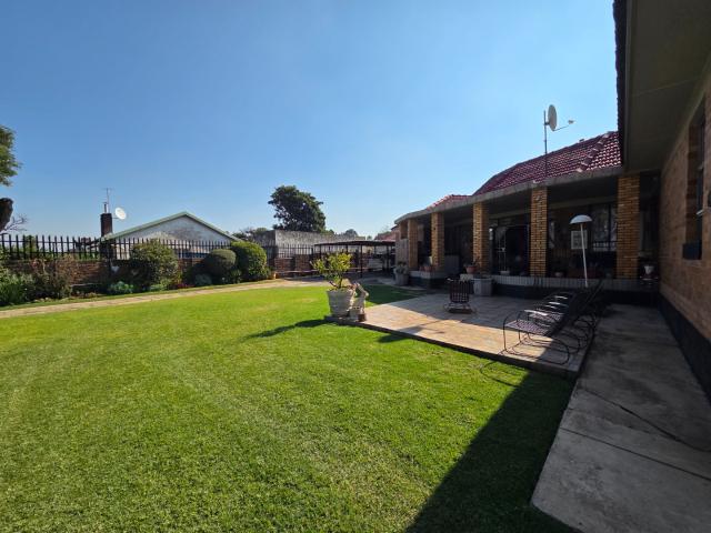 4 Bedroom House For Sale in Florentia