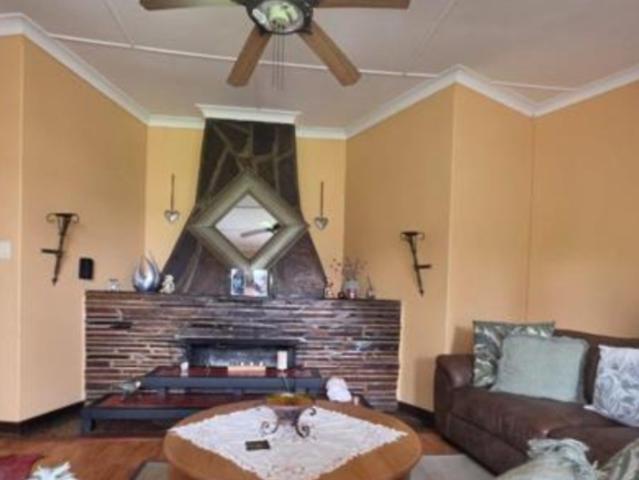 4 Bedroom House For Sale in Florentia