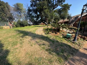 4 Bedroom House For Sale in Florida Glen