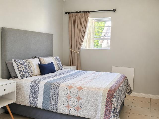 4 Bedroom House For Sale in Fraaiuitsig
