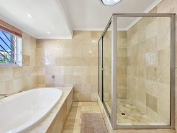 4 Bedroom House For Sale in Fresnaye