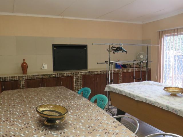 4 Bedroom House For Sale in Komani Park