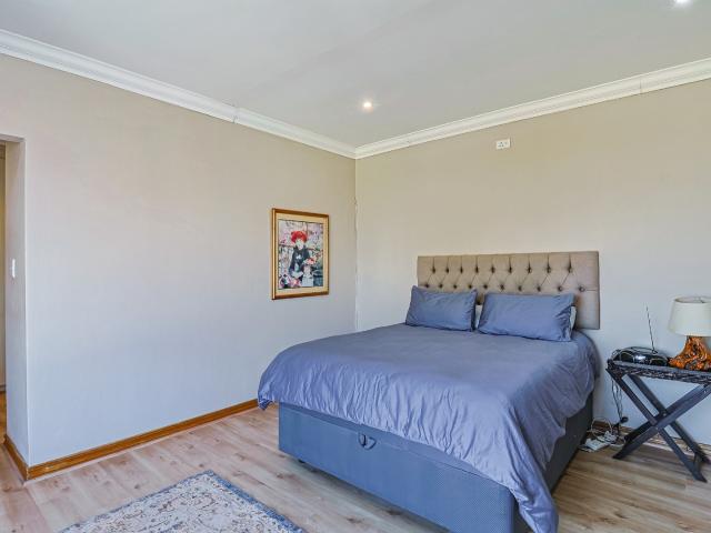 4 Bedroom House For Sale in Kosmos Ridge