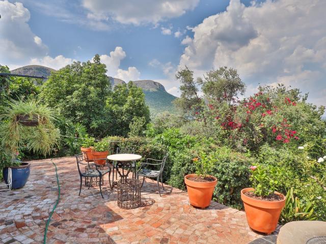 4 Bedroom House For Sale in Kosmos