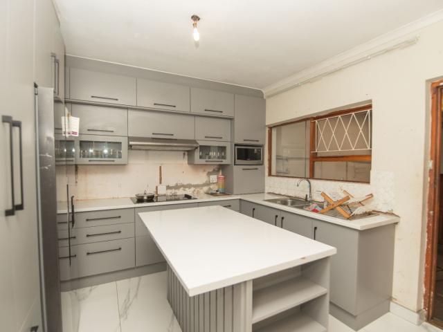 4 Bedroom House For Sale in Kabega