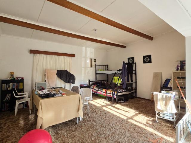 4 Bedroom House For Sale in Kaffrarian Heights