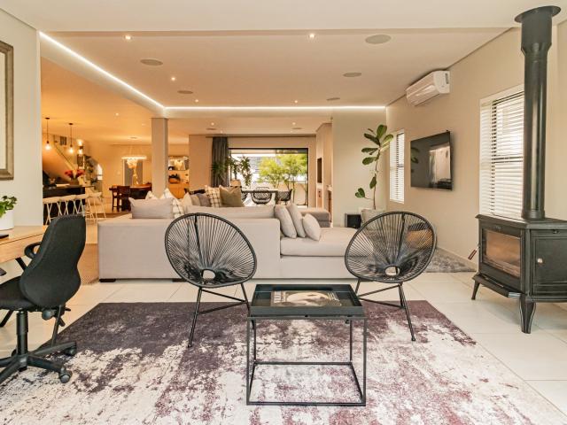 4 Bedroom House For Sale in Kelderhof Country Village