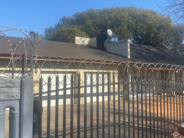 4 Bedroom House For Sale in Kempton Park Central