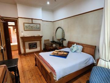 4 Bedroom House For Sale in Kensington