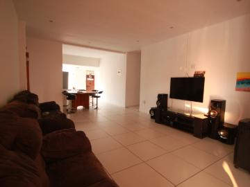 4 Bedroom House For Sale in Kensington