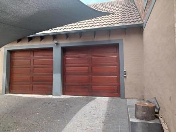 4 Bedroom House For Sale in Kensington