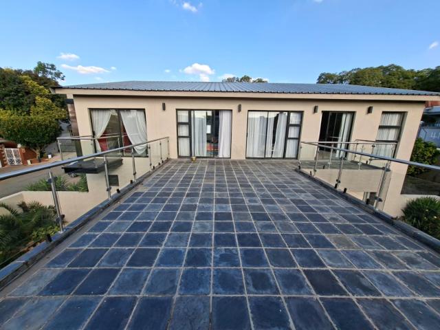 4 Bedroom House For Sale in Kensington
