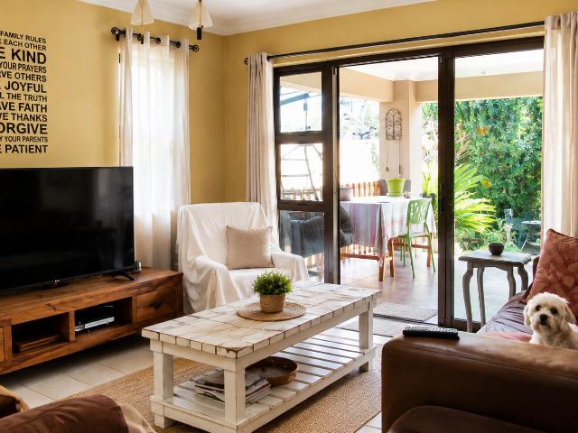 4 Bedroom House For Sale in Kensington