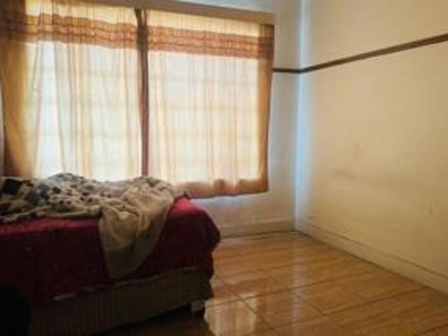 4 Bedroom House For Sale in Kensington