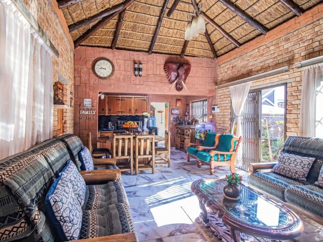 4 Bedroom House For Sale in Kensington