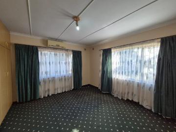 4 Bedroom House For Sale in Kharwastan