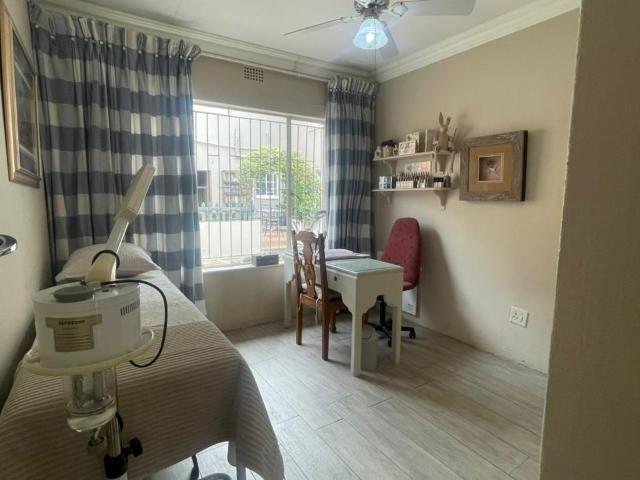 4 Bedroom House For Sale in Kibler Park