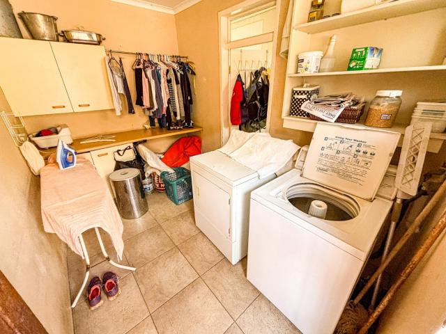 4 Bedroom House For Sale in Kibler Park