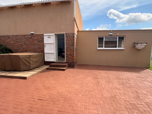 4 Bedroom House For Sale in Kibler Park